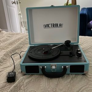 Victrola record player